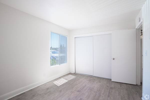 1BR/1BA Apartment on Meadow Ln · Concord photo 5
