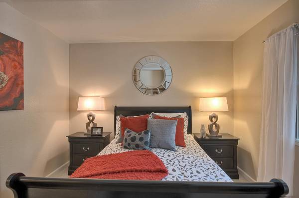 1BR/1BA Apartment on Haley Streeet · Newark photo 5
