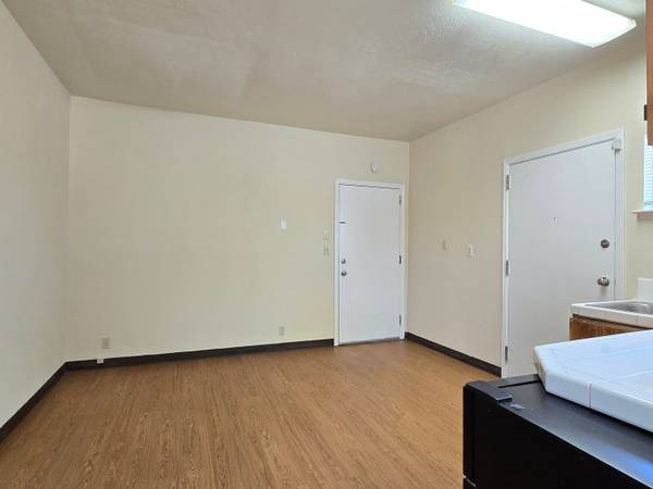 0BR/1BA Single Family House on Locust St · San Jose photo 5
