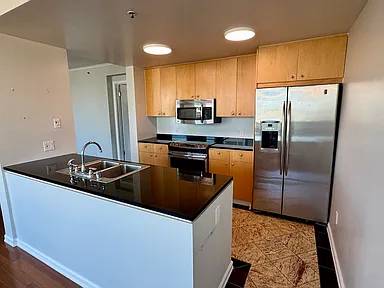 2BR/2BA Apartment · San Francisco photo 2
