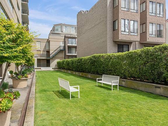 2BR/2BA Apartment · San Francisco photo 4