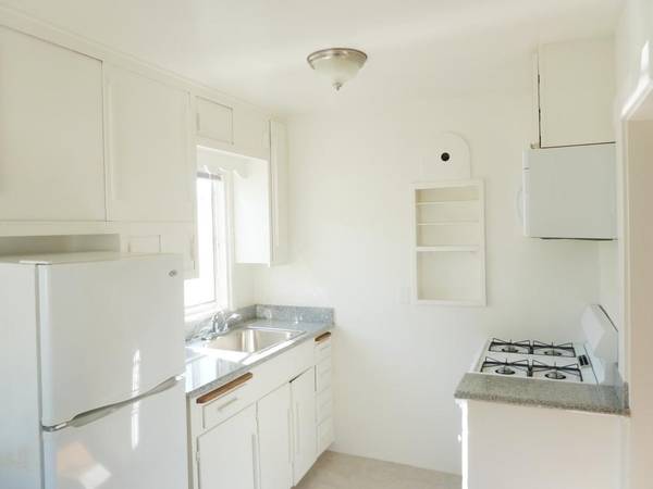 1BR/1BA Apartment · Berkeley photo 3