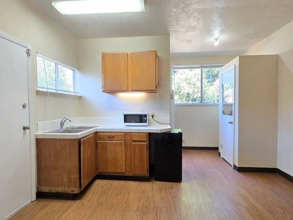 0BR/1BA Single Family House on Locust St · San Jose photo 2
