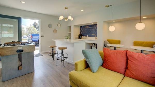 1BR/1BA Apartment on Fairfield Avenue · Fairfield photo 3