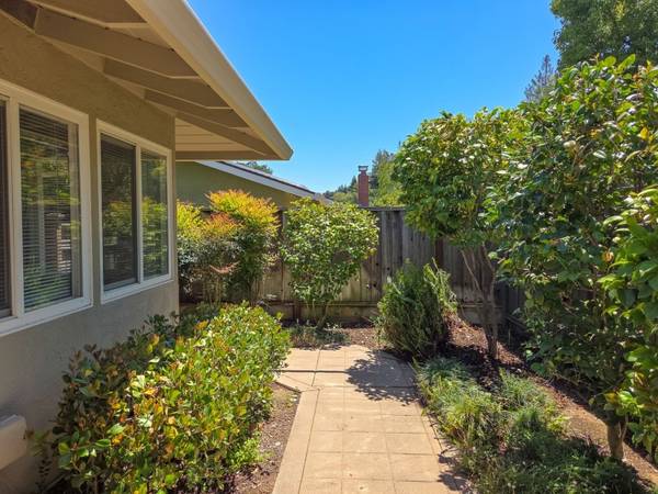 2BR/2BA Duplex on Blossom Hill Road · Los Gatos photo 3