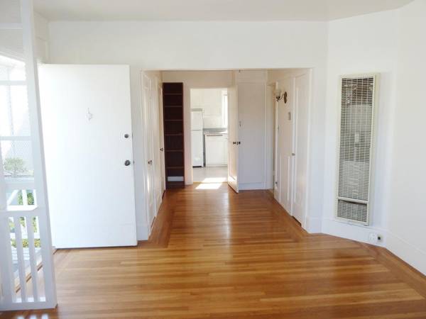 1BR/1BA Apartment · Berkeley photo 3