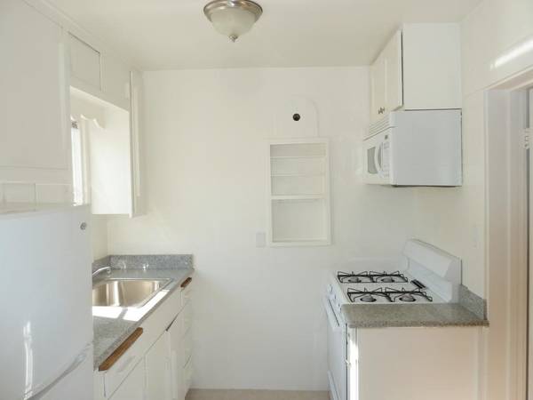 1BR/1BA Apartment · Berkeley photo 4