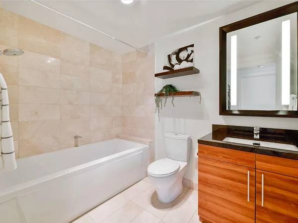 2BR/2BA Condo on Folsom St. · San Francisco photo 2