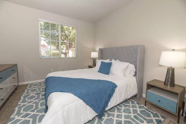 2BR/2BA Apartment on Valle Vista Ave · Vallejo photo 5