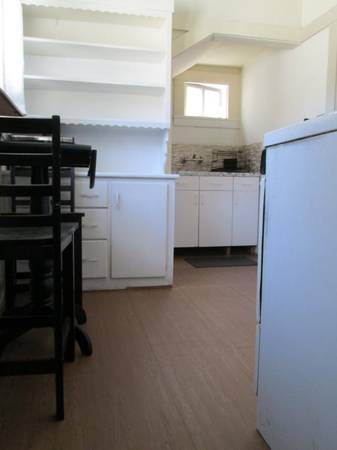 0BR/1BA Apartment · Oakland photo 5