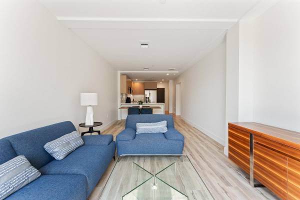 1BR/1BA Apartment on Telegraph Ave. · Oakland photo 3