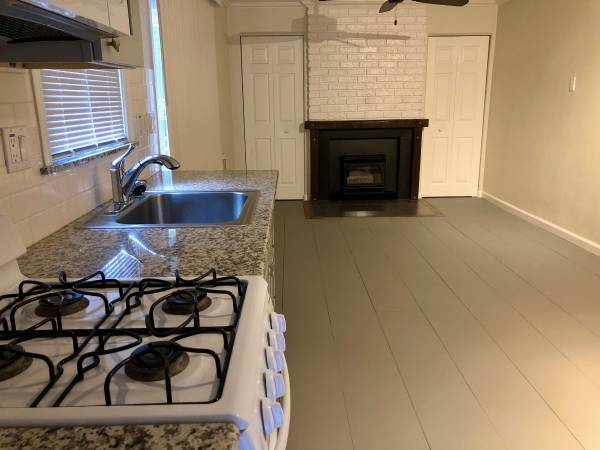 0BR/1BA Duplex on Park Avenue · Guerneville photo 4