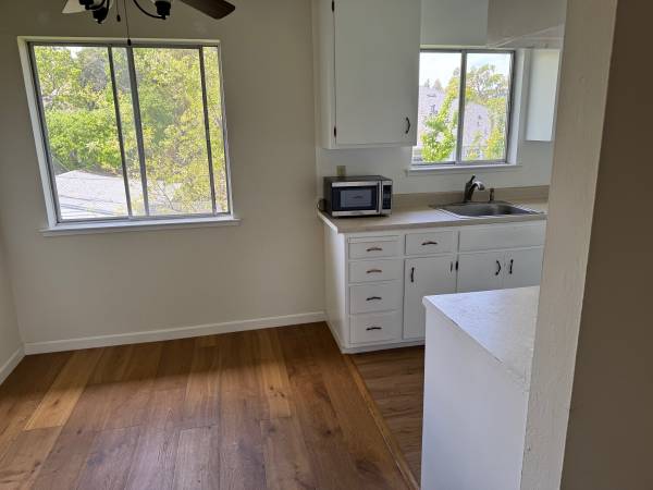 1BR/1BA Apartment · Redwood City photo 5