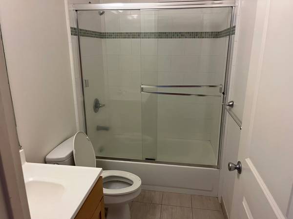 2BR/2BA Apartment on Florida St · San Francisco photo 2