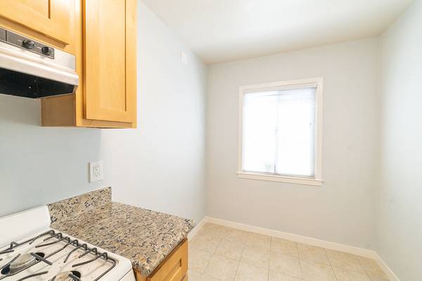 0BR/1BA Apartment on Vicente Way · Oakland photo 5