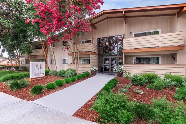 2BR/2BA Apartment on Central Avenue · Fremont photo 2