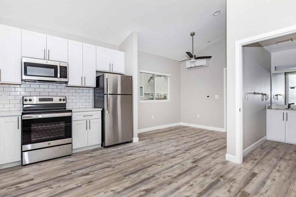2BR/2BA Apartment on Central Avenue · Fremont photo 5