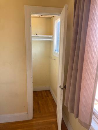 2BR/1BA Apartment · Oakland photo 2