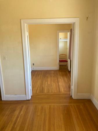 2BR/1BA Apartment · Oakland photo 3