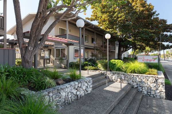 2BR/1BA Apartment on Orchard Avenue · Hayward photo 5