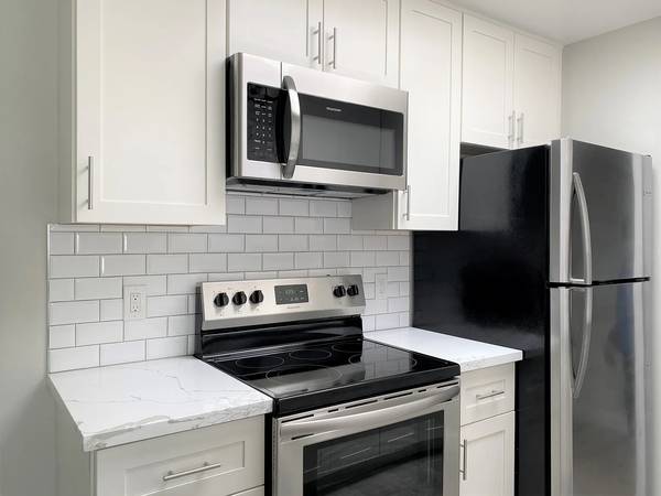 1BR/1BA Apartment · Belmont photo 2