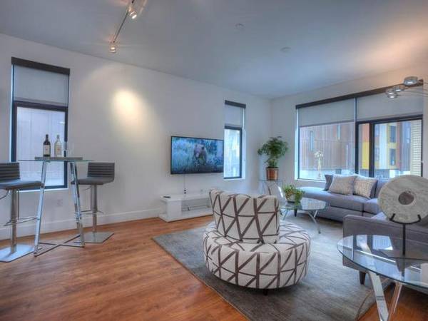 2BR/1BA Apartment on 3rd St. · San Francisco photo 4