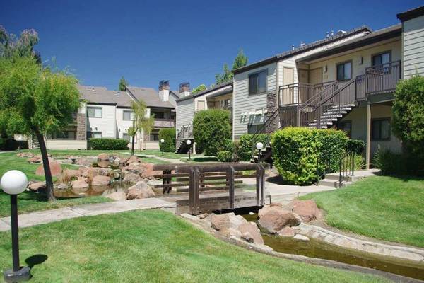 2BR/2BA Apartment on James Donlon Blvd · Antioch photo 2