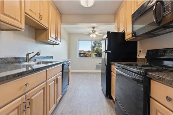 0BR/1BA Apartment on Escuela Avenue · Mountain View photo 4