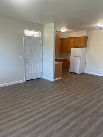 2BR/1BA Apartment on Prospect Avenue · Santa Rosa photo 3
