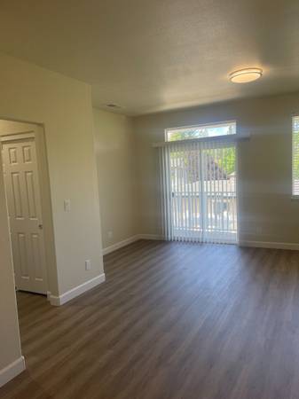 2BR/1BA Apartment on Prospect Avenue · Santa Rosa photo 4