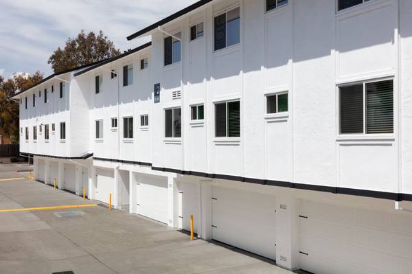 1BR/1BA Apartment on Harder Road · Hayward photo 4