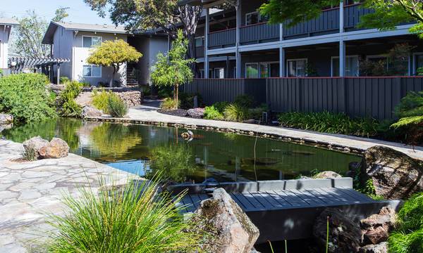 2BR/1BA Apartment on Orchard Avenue · Hayward photo 2