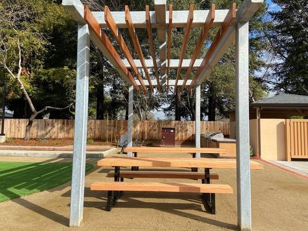 2BR/2BA Apartment on Hopper Ave · Santa Rosa photo 5