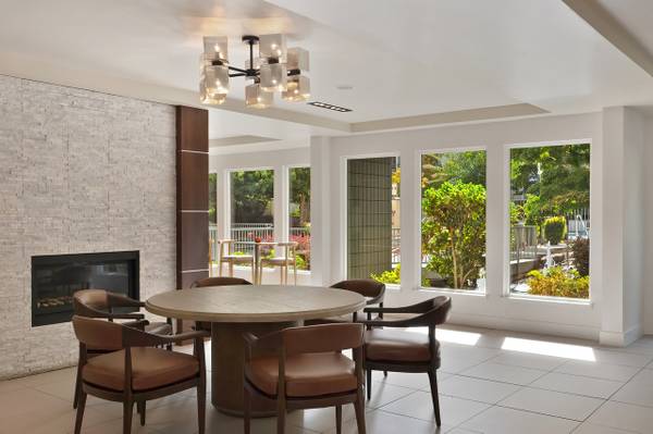 2BR/1BA Apartment on Creekside Drive · Walnut Creek photo 5