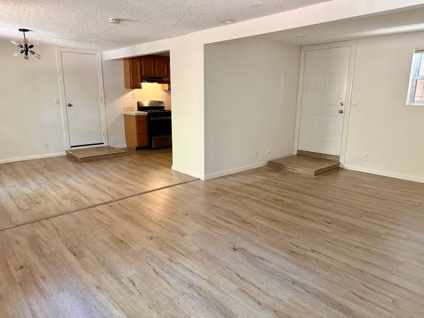 2BR/1BA Duplex · Oakland photo 4