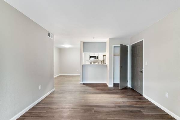 2BR/2BA Apartment on North Milpitas Boulevard · Milpitas photo 3