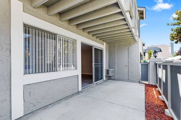 2BR/2BA Apartment on South Bascom Avenue · Campbell photo 2