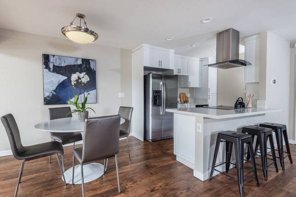 2BR/2BA Apartment on Massol Avenue · Los Gatos photo 2