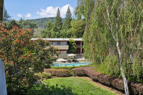 2BR/2BA Apartment on Massol Avenue · Los Gatos photo 5