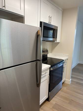 1BR/1BA Apartment on Overland Drive · San Mateo photo 2