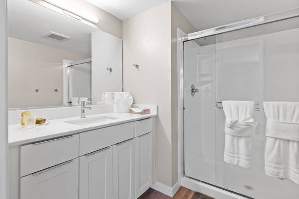 2BR/2BA Apartment on South Bascom Avenue · Campbell photo 2