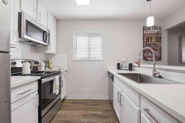 2BR/2BA Apartment on Snell Ave · San Jose photo 5