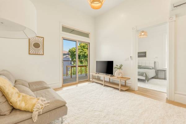 1BR/1BA Apartment on Capp St. Unit B · San Francisco photo 4