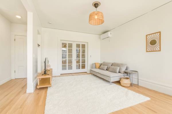 1BR/1BA Apartment on Capp St. Unit A · San Francisco photo 4