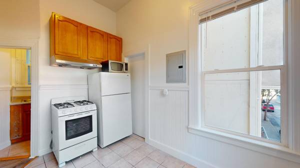 1223 Laguna photo 2
