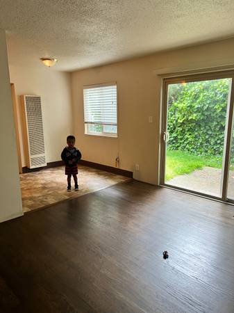 1BR/1BA Single Family House on 62nd St · Oakland photo 2