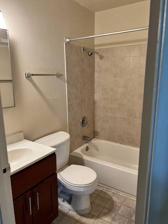 1BR/1BA Single Family House on 62nd St · Oakland photo 5