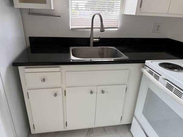 1BR/1BA Apartment on Piedmont Ave · Berkeley photo 3