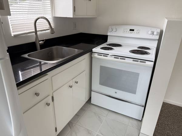 1BR/1BA Apartment on Piedmont Ave · Berkeley photo 4