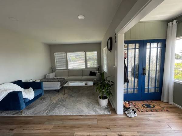 2BR/1BA Apartment · Oakland photo 3